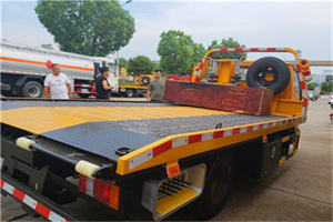 武侯附近拖车电话号码服务